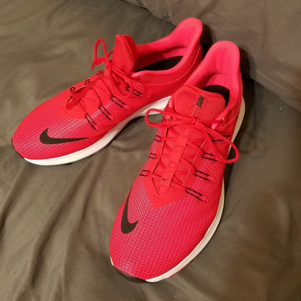 Nike 2018 red running shoes